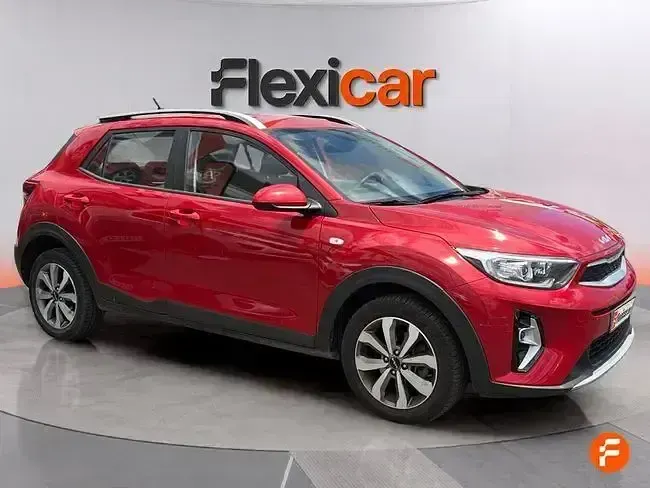 Usado Kia Stonic 120 CV (88 kW) 2022 Rojo SUV