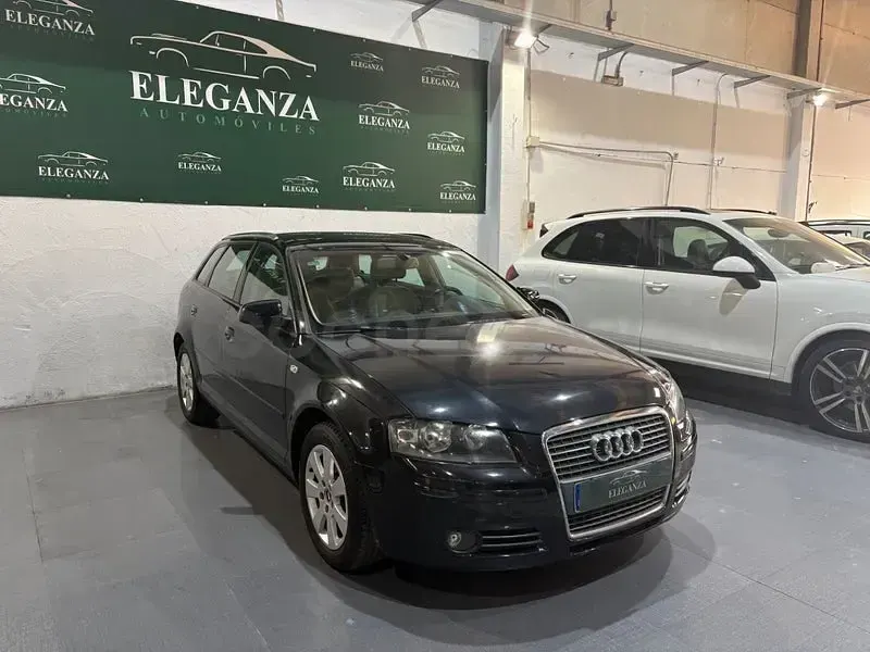 Usado Audi A3 Sportback Ambiente 115 CV (84 kW) 2006 Azul Utilitario