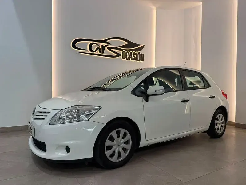 Usado Toyota Auris Active 90 CV (66 kW) 2011 Blanco Utilitario