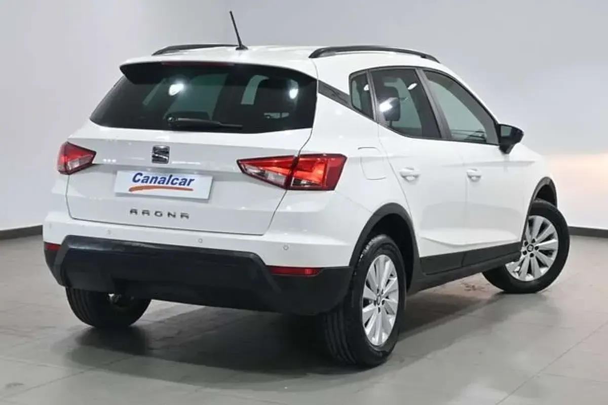 Usado Seat Arona Style 95 CV (69 kW) 2018 Blanco SUV
