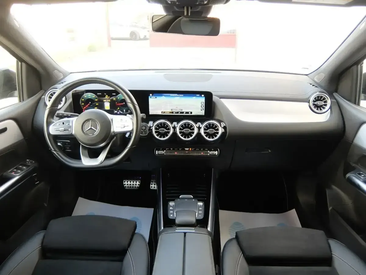 Usado Mercedes B200 150 CV (110 kW) 2022 Gris / plata Utilitario