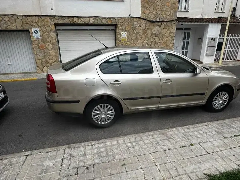 Usado Skoda Octavia Active 105 CV (77 kW) 2006 Beige Berlina