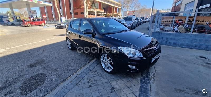 Usado Hyundai i30 Premium 140 CV (102 kW) 2010 Negro Berlina