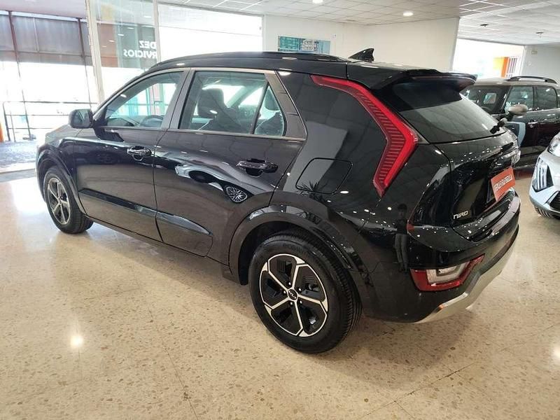 Usado Kia Niro 139 CV (102 kW) 2025 Negro SUV