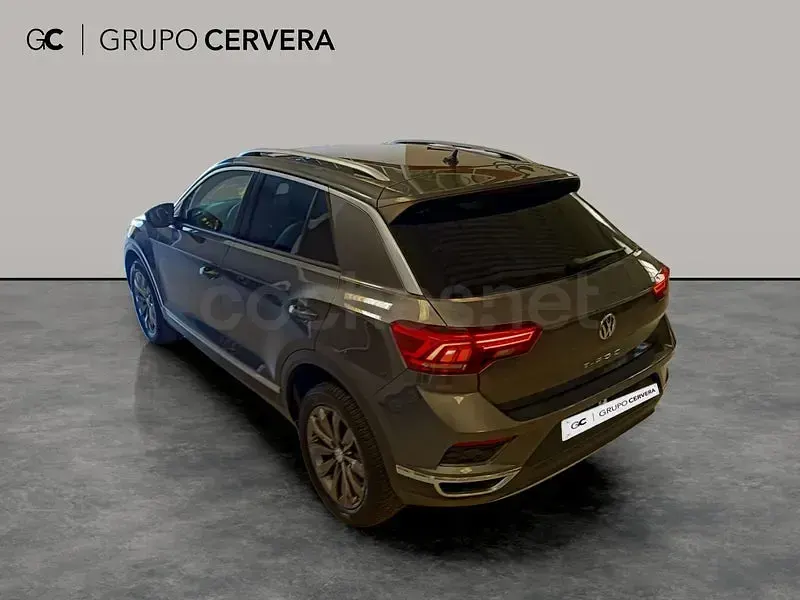 Usado VW T-Roc Sportline 150 CV (110 kW) 2018 Gris / plata SUV