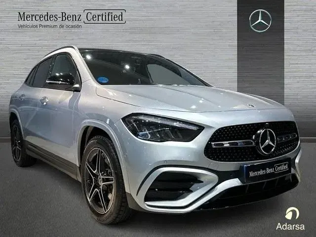 Usado Mercedes GLA250 218 CV (160 kW) 2025 Plata hightech SUV
