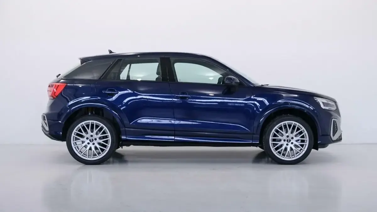 Usado Audi Q2 Sport 116 CV (85 kW) 2024 Azul SUV