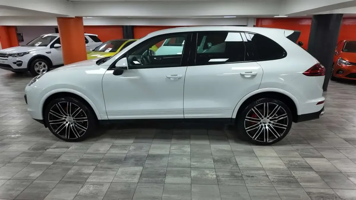 Usado Porsche Cayenne Diesel Platinum Edition 262 CV (192 kW) 2017 Blanco SUV
