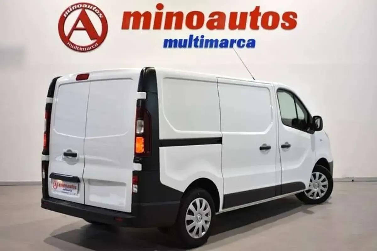 Usado Renault Trafic 95 CV (69 kW) 2017 Blanco Monovolumen