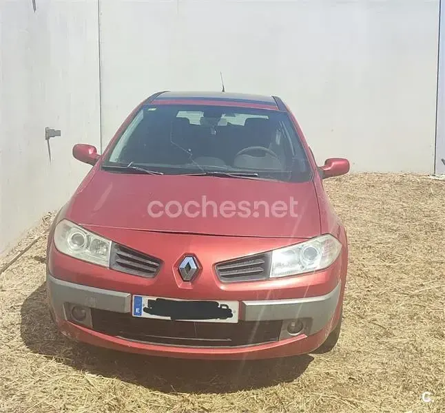 Occasion Renault Mégane Dynamique 85 PK (62 kW) 2007 Rood Sedan