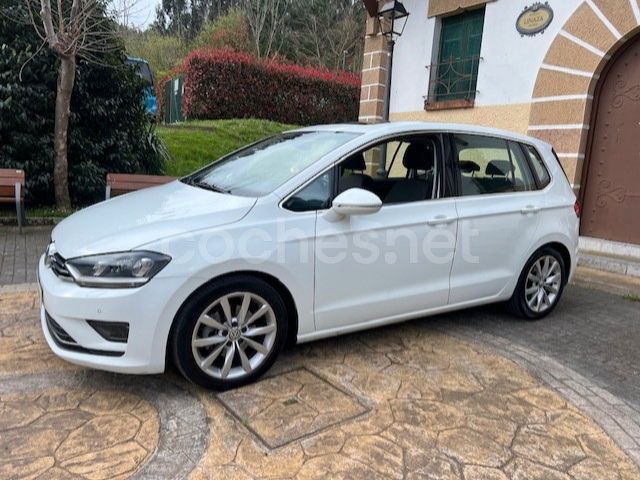 Blanco Usado 2017 VW Golf Sportsvan Sportline Monovolumen | 6490 € - Imagen 1/4