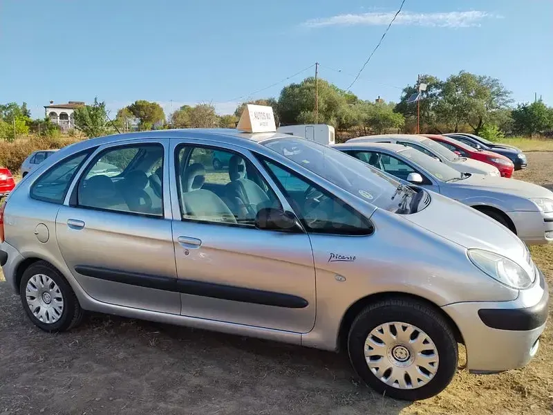 Usado Citroën Xsara Picasso 110 CV (80 kW) 2006 Gris / plata Monovolumen