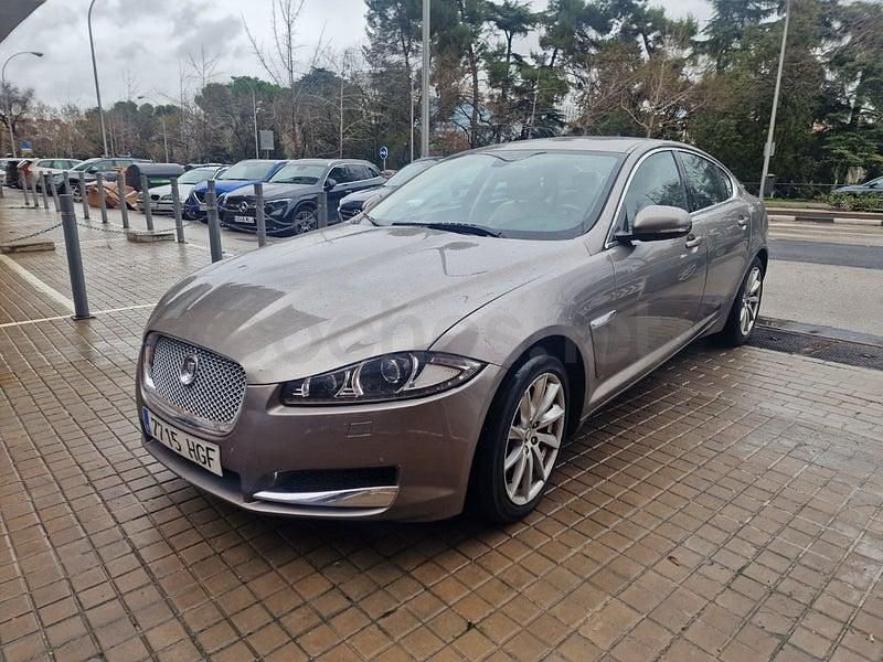 Gris / plata Usado 2011 Jaguar XF Luxury Berlina | 9500 € (Buen precio) - Imagen 1/4
