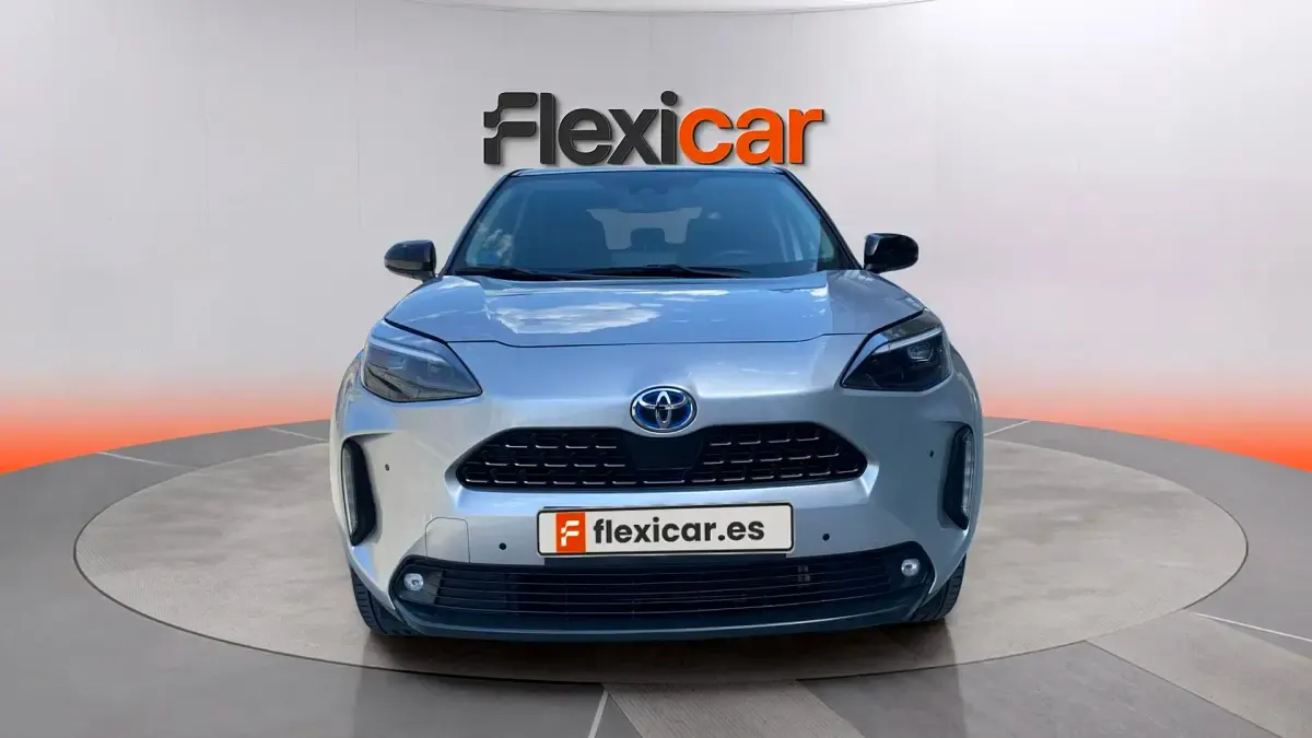 Usado Toyota Yaris Hybrid Style 116 CV (85 kW) 2023 Rosa