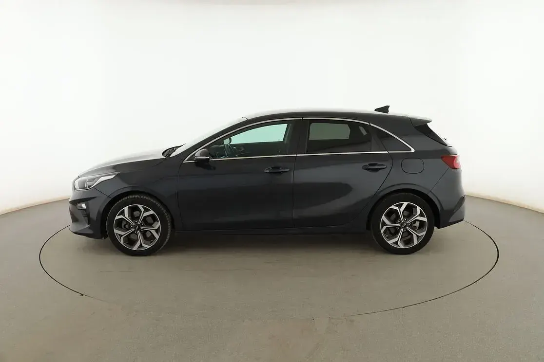 Usado Kia Ceed 100 CV (73 kW) 2018 Gris Utilitario