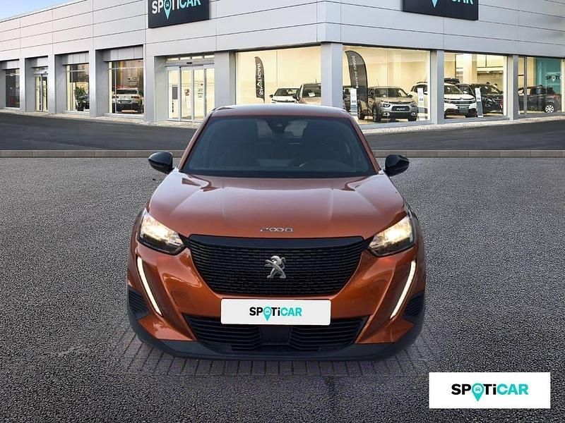 Usado Peugeot 2008 Active 100 CV (73 kW) 2023 Naranja SUV
