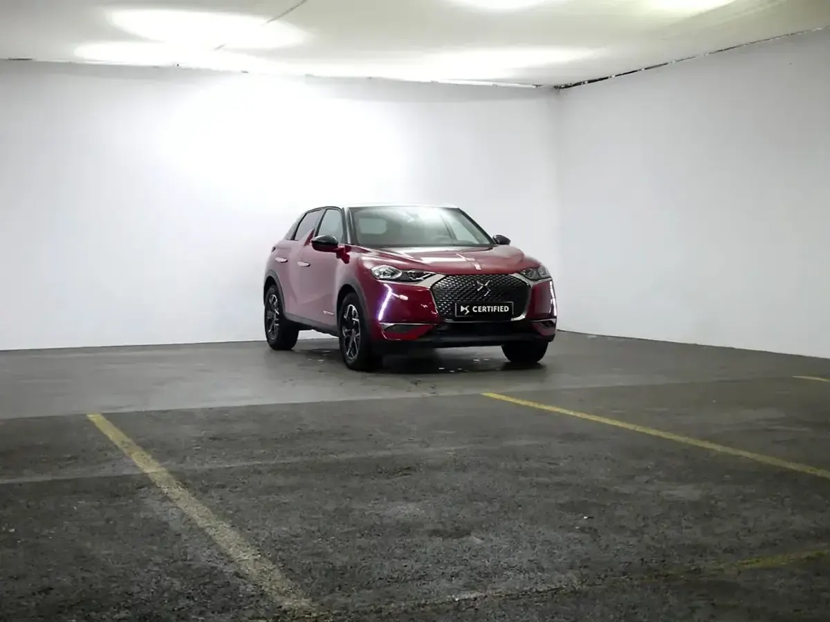 Usado DS Automobiles DS3 Crossback Connected Chic 100 CV (73 kW) 2020 Rojo SUV