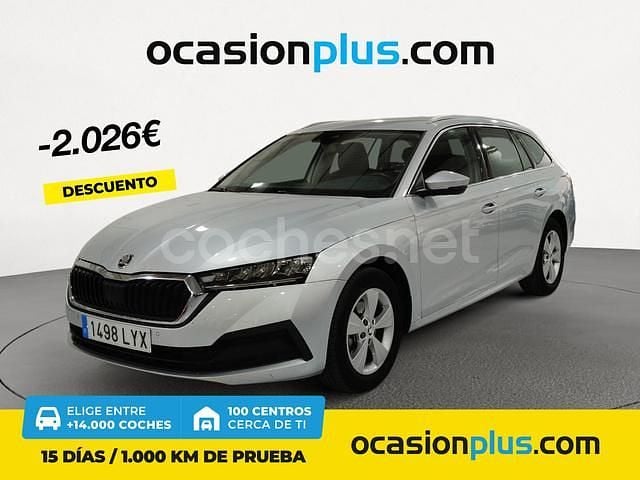 Gris / plata Usado 2022 Skoda Octavia Ambition Familiar | 22.290 € (Precio justo) - Imagen 1/4
