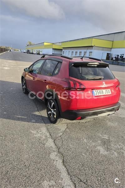 Usado Peugeot 2008 GT-line 120 CV (88 kW) 2016 Granate SUV
