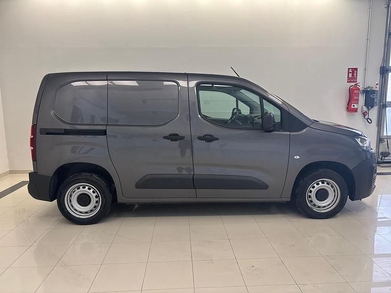 Usado Citroën Berlingo 102 CV (75 kW) 2021 Gris Monovolumen