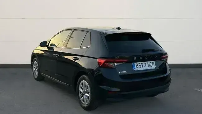 Usado Skoda Fabia Selection 95 CV (69 kW) 2025 Negro Utilitario