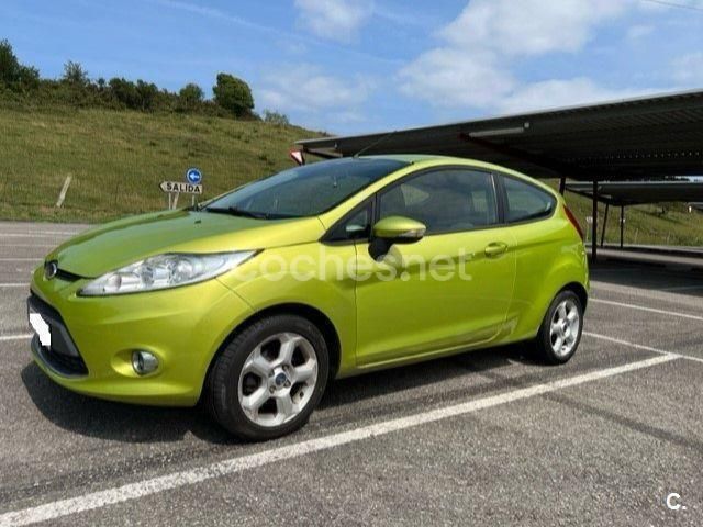 Usado Ford Fiesta Ambiente 60 CV (44 kW) 2009 Verde Utilitario
