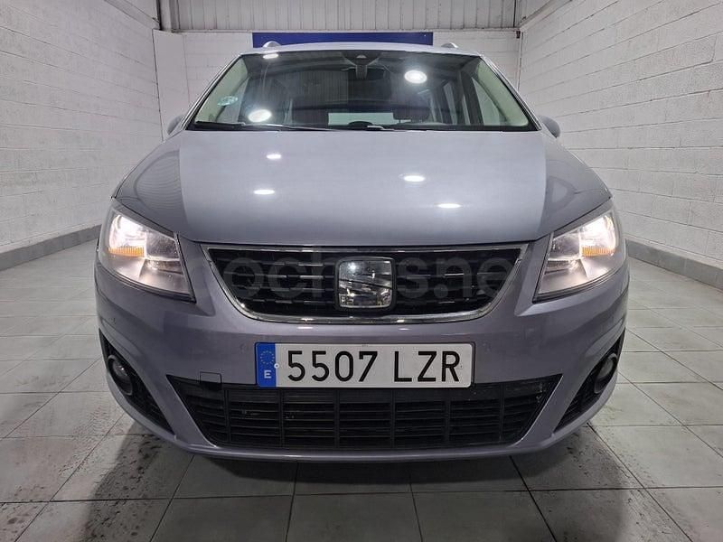 Usado Seat Alhambra 150 CV (110 kW) 2022 Gris / plata Monovolumen
