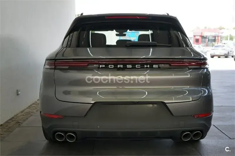Usado Porsche Cayenne S E-Hybrid 519 CV (381 kW) 2025 Gris / plata SUV
