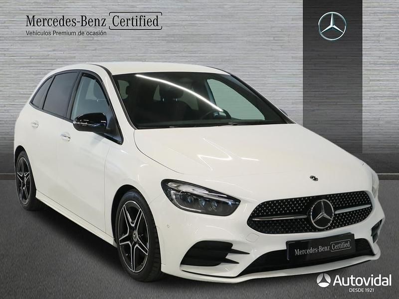 Usado Mercedes B200 AMG line 150 CV (110 kW) 2023 Blanco Monovolumen