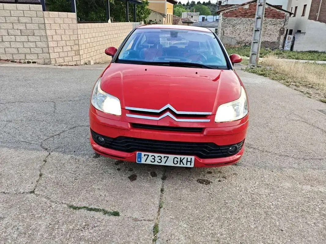 Usado Citroën C4 109 CV (80 kW) 2008 Rojo Coupe