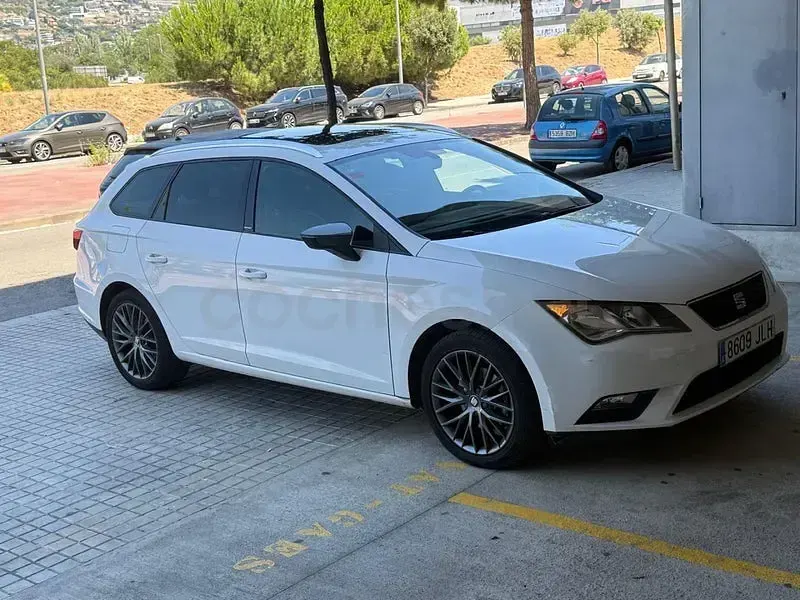 Usado Seat Leon Style 115 CV (84 kW) 2016 Blanco Familiar