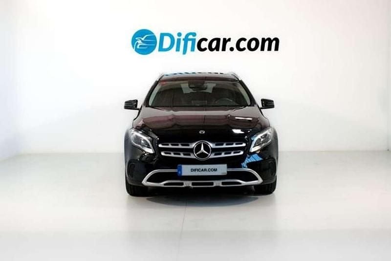 Usado Mercedes GLA180 121 CV (88 kW) 2018 Negro SUV