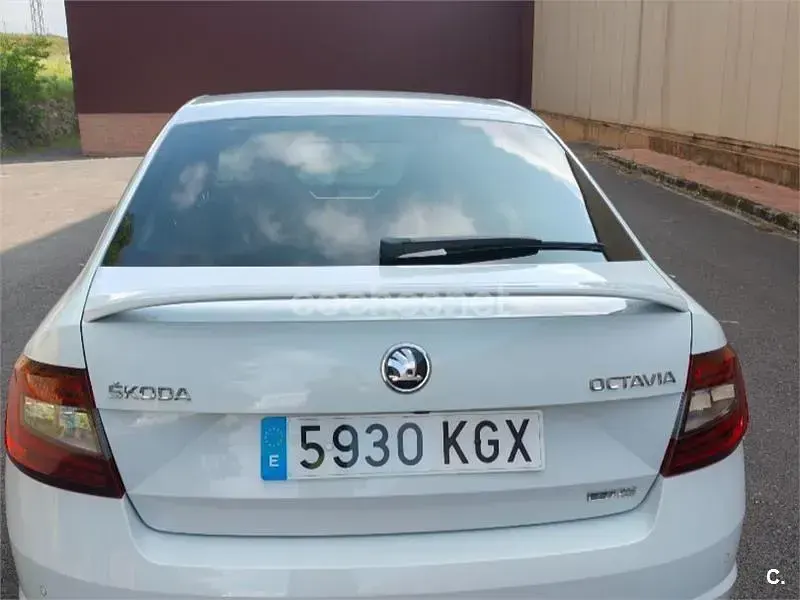 Usado Skoda Octavia RS 184 CV (135 kW) 2018 Blanco Berlina