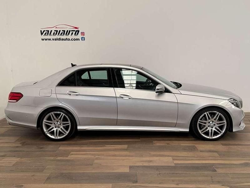 Usado Mercedes E350 Avantgarde 252 CV (185 kW) 2014 Gris / plata Berlina