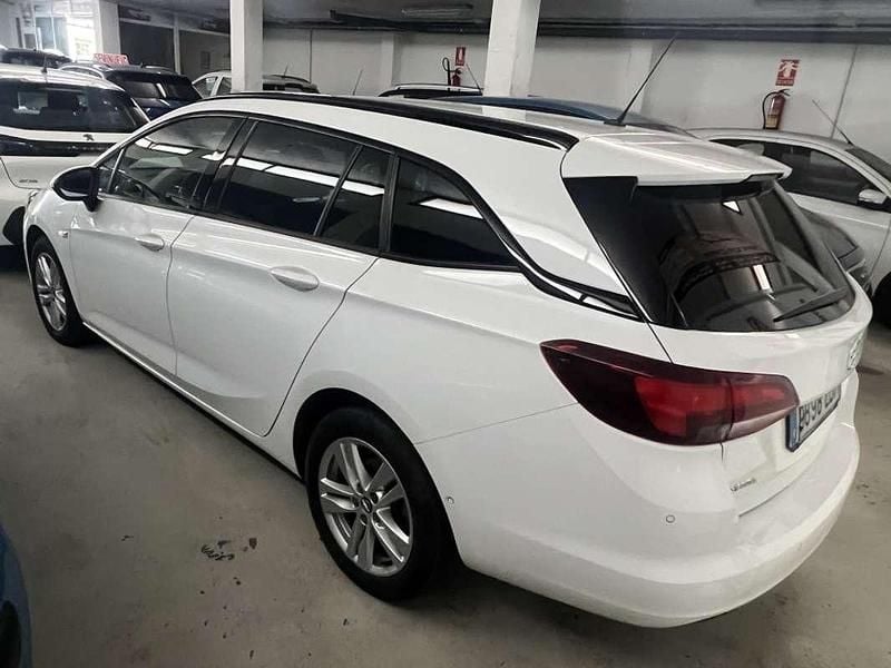 Usado Opel Astra Elegance 122 CV (89 kW) 2020 Blanco Familiar