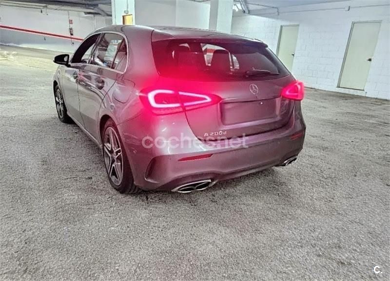 Usado Mercedes A200 150 CV (110 kW) 2020 Gris / plata Berlina
