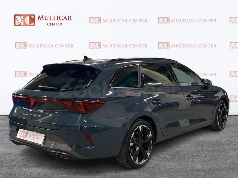 Usado Cupra Leon 150 CV (110 kW) 2025 Azul Familiar