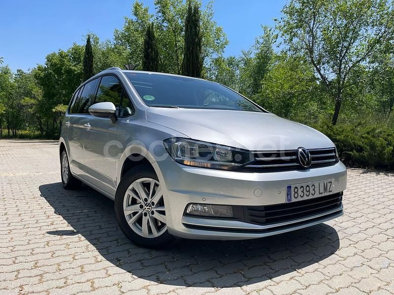 Gris / plata Usado 2021 VW Touran Advance Monovolumen | 18.990 € (Super precio) - Imagen 1/4