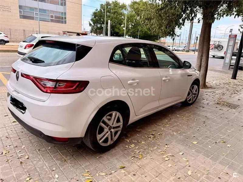 Usado Renault Mégane III Intens 130 CV (95 kW) 2016 Blanco Berlina