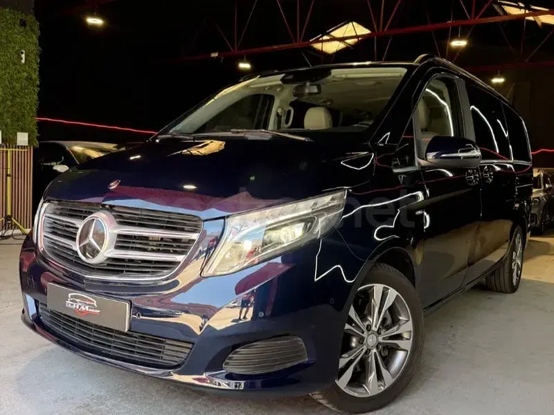 Usado Mercedes V250 Avantgarde 190 CV (139 kW) 2014 Azul Monovolumen