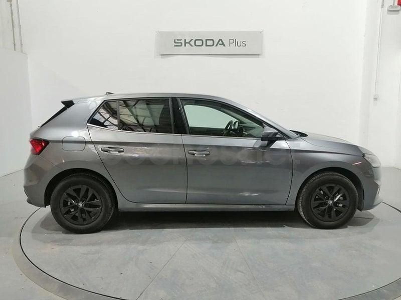 Usado Skoda Fabia Selection 115 HP (84 kW) 2025 Cinzento Sedan