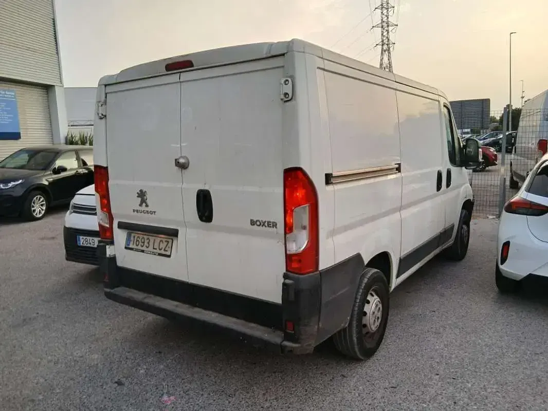 Usado Peugeot Boxer 110 CV (80 kW) 2019 Blanco Van