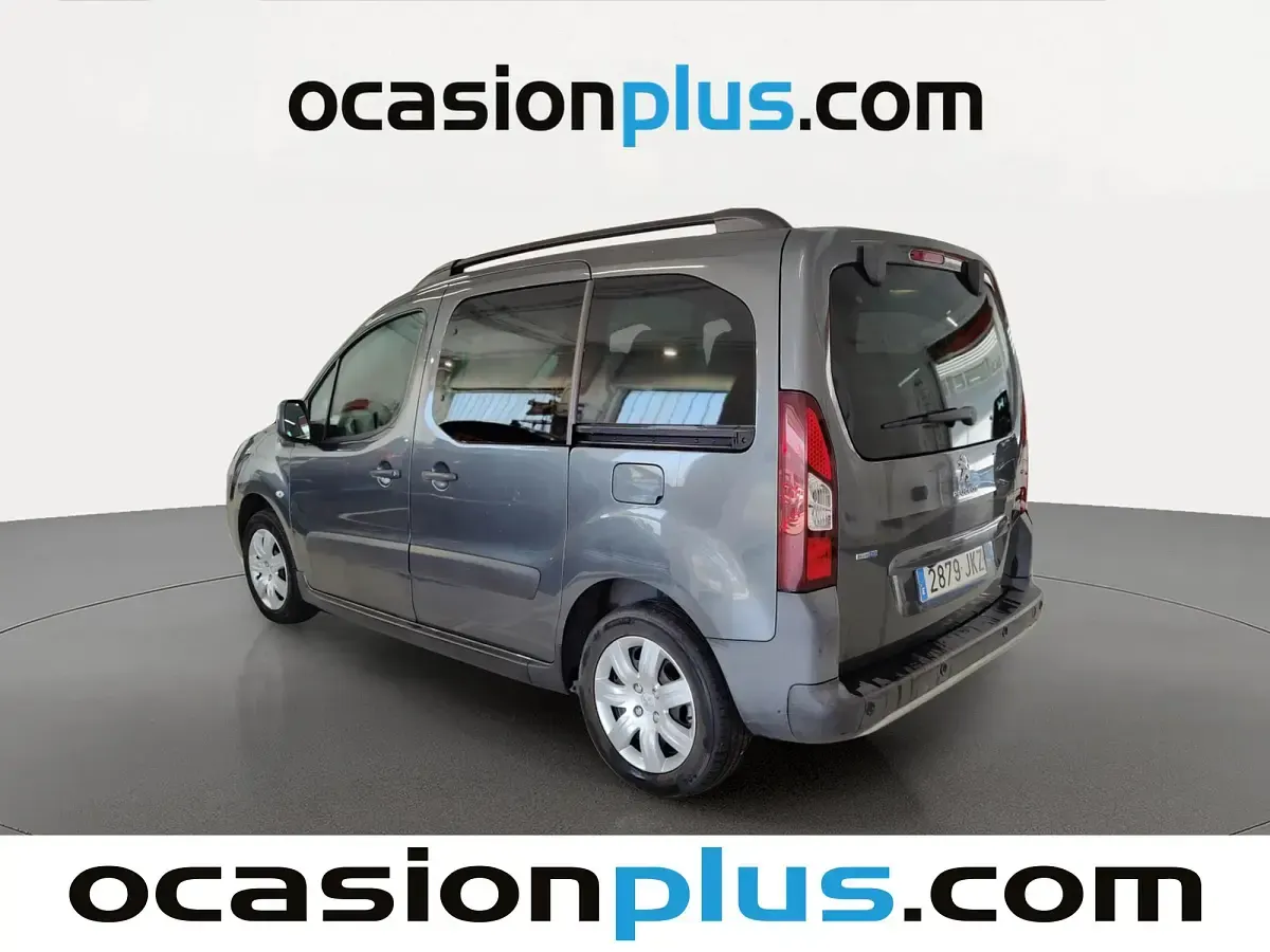 Usado Peugeot TePee Outdoor 120 CV (88 kW) 2015 Gris Familiar