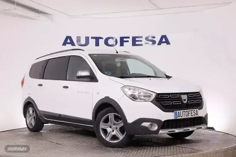Usado Dacia Lodgy Stepway 130 CV (95 kW) 2020 Blanco Monovolumen