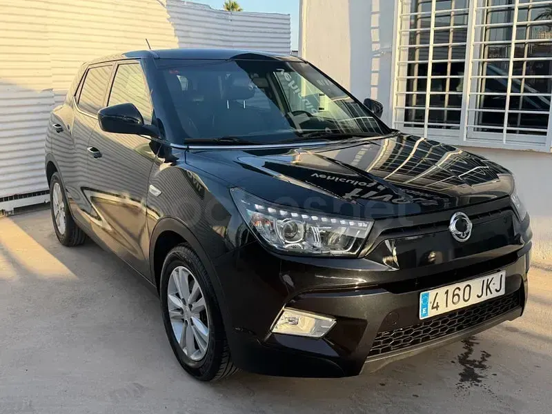 Usado SsangYong Tivoli 115 CV (84 kW) 2015 Negro SUV