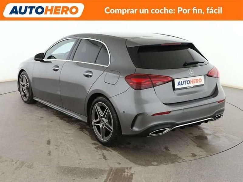 Usado Mercedes A180 Elegance 109 CV (80 kW) 2023 Gris Utilitario