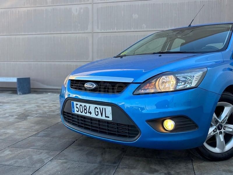 Usado Ford Focus Trend 109 CV (80 kW) 2010 Azul Berlina
