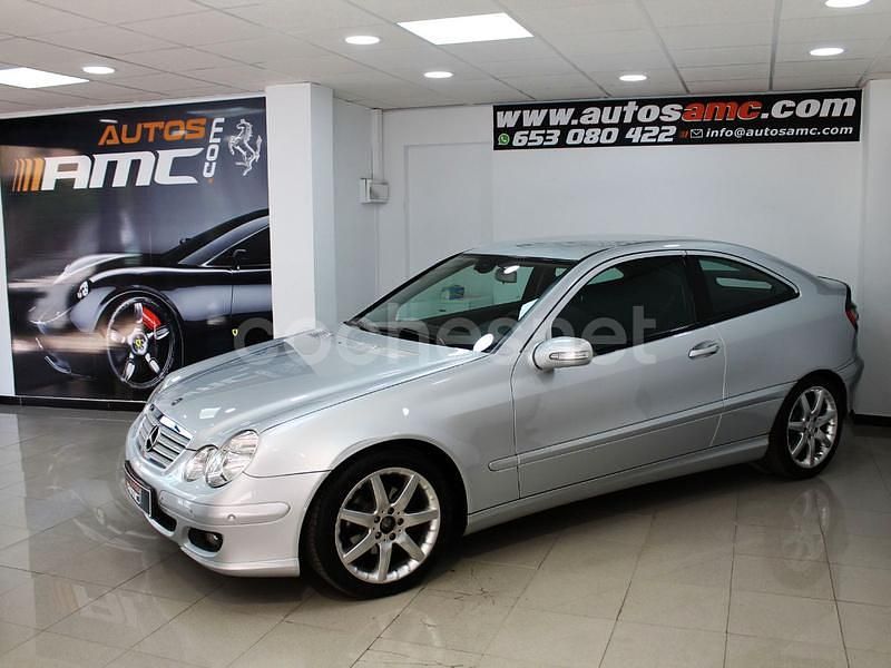 Gris / plata Usado 2006 Mercedes C220 Sport Edition Berlina | 6999 € (Precio justo) - Imagen 1/4
