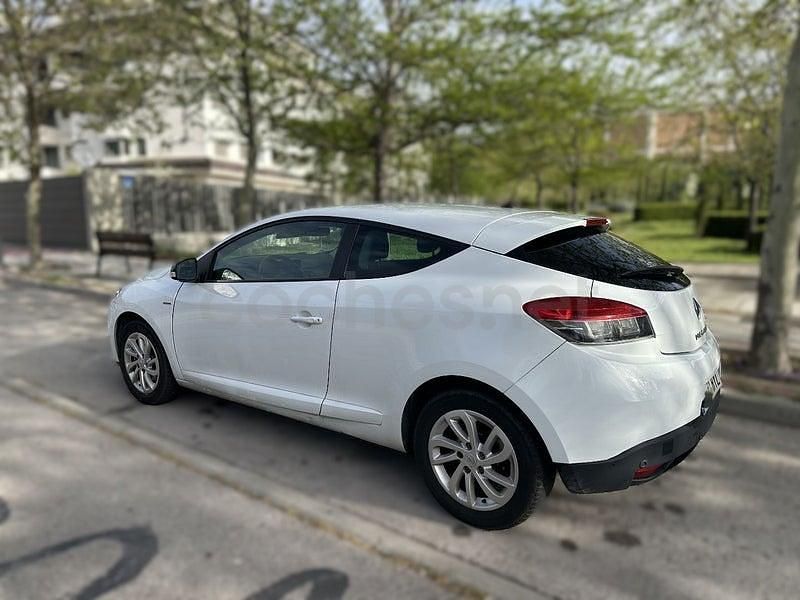 Usado Renault Mégane LIMITED 110 CV (80 kW) 2014 Blanco Coupe