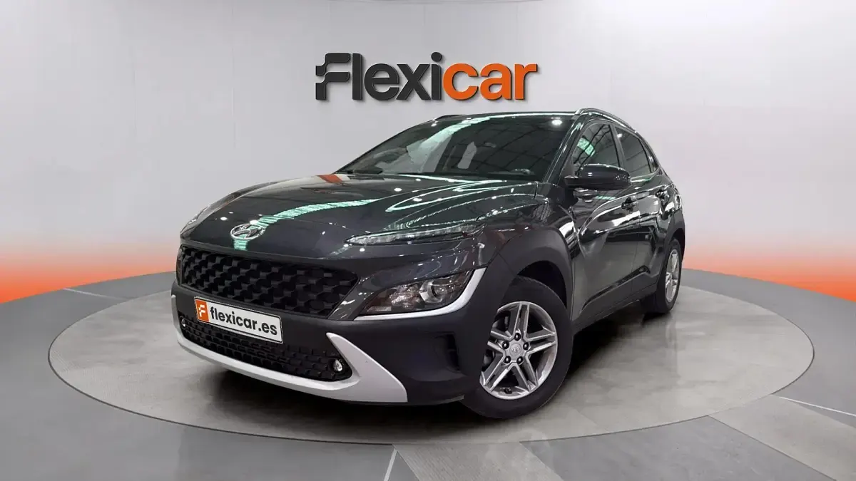 Usado Hyundai Kona 120 CV (88 kW) 2022 Gris SUV